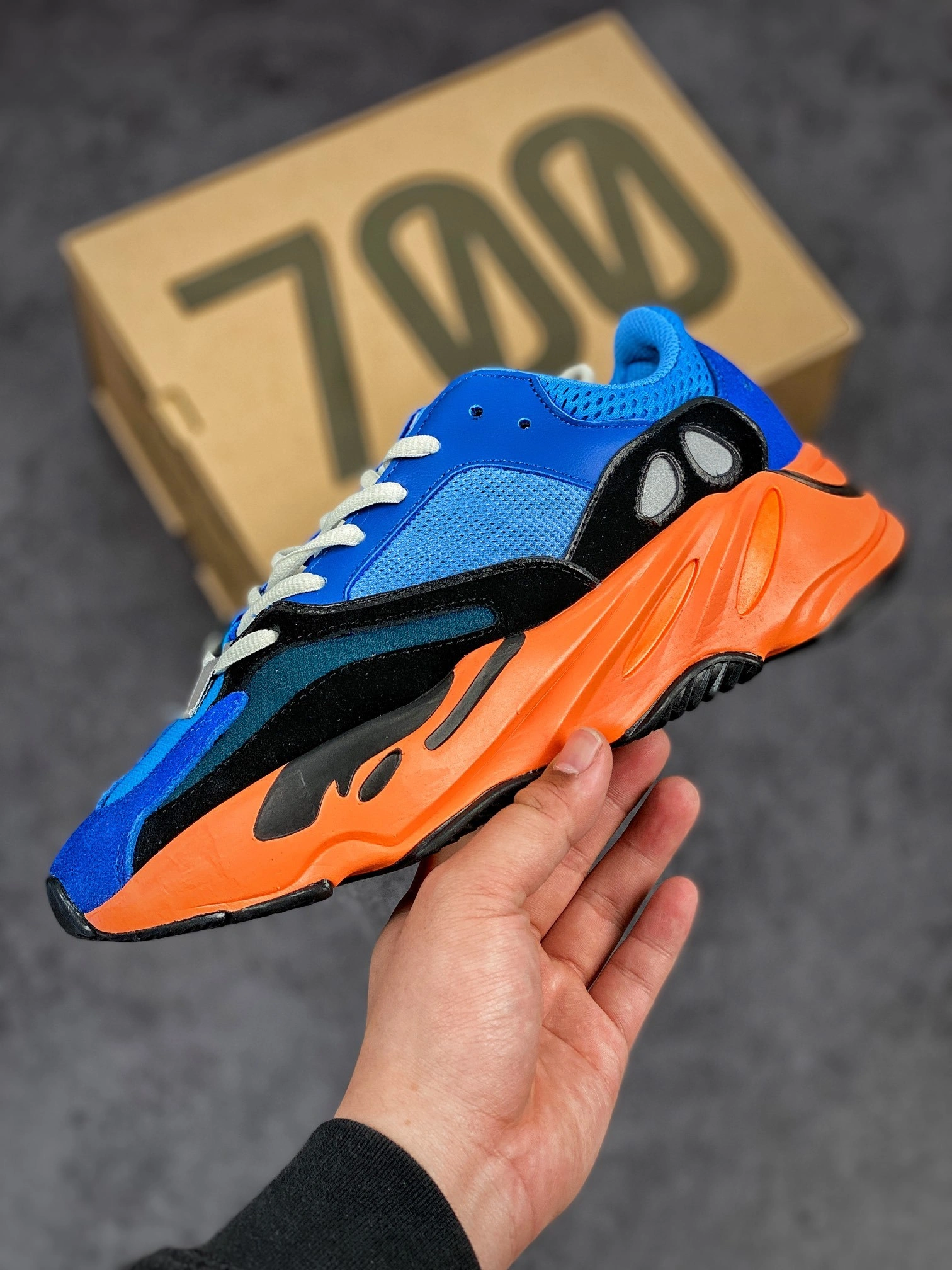 Flying pig-- 700 “Bright Blue” GZ0541 item:C-X000I0835V