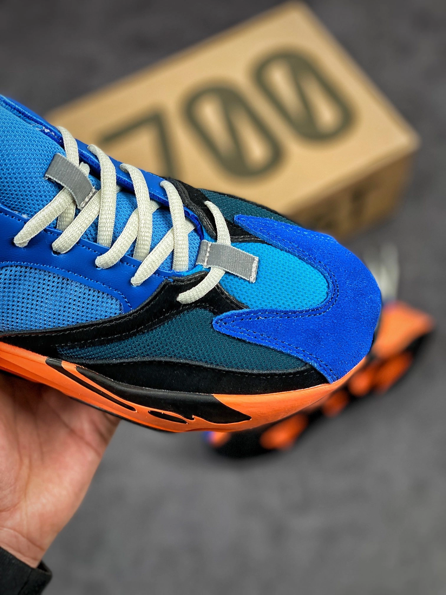Flying pig-- 700 “Bright Blue” GZ0541 item:C-X000I0835V