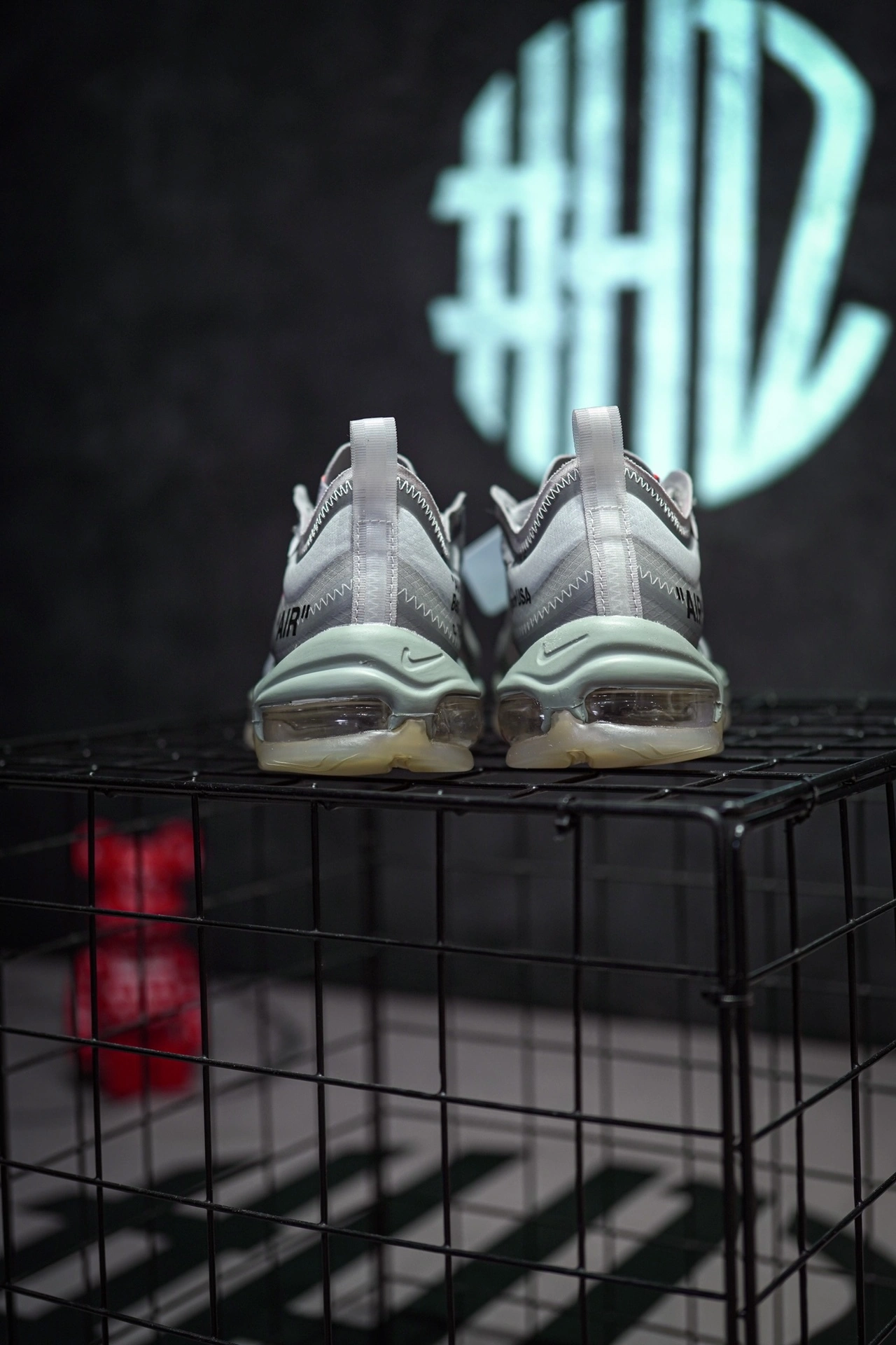 Flying pig-- AJ4585-101 item: D-X000A2497
