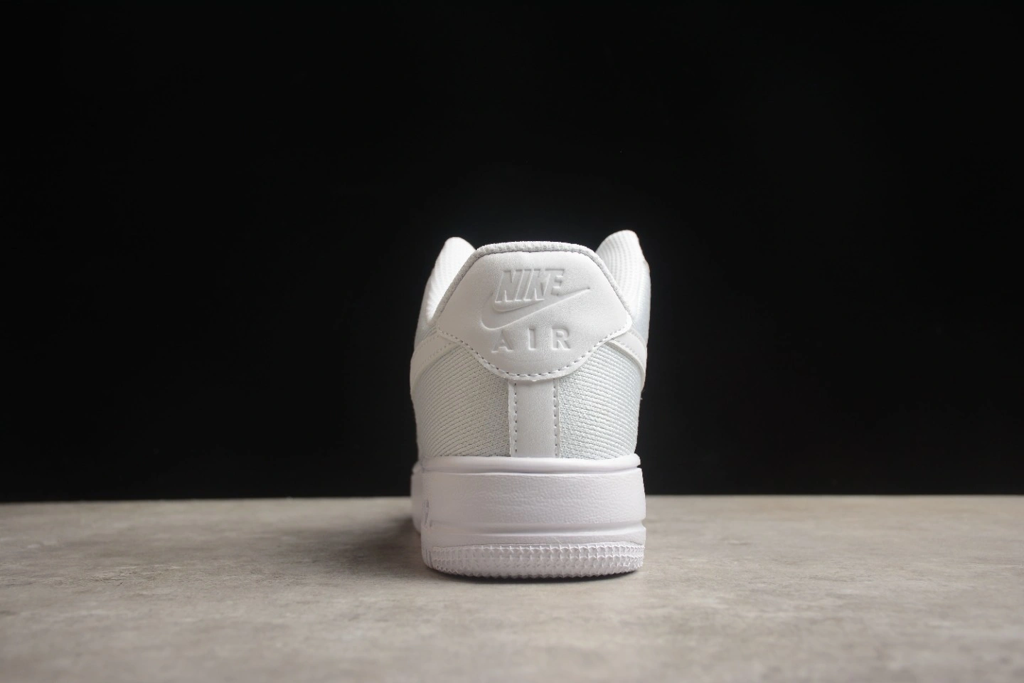 Flying pig-- AV3042 100 item: D-X167A2470