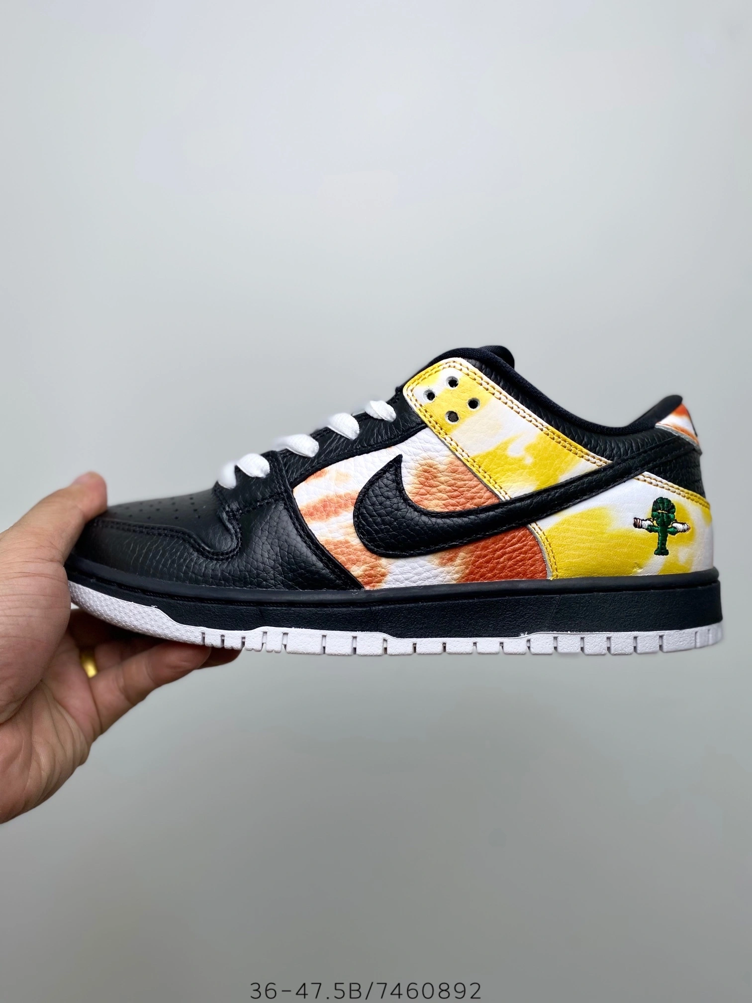 Flying pig-- BQ6832-001 Low Retro PRM item: C-X00J2002V