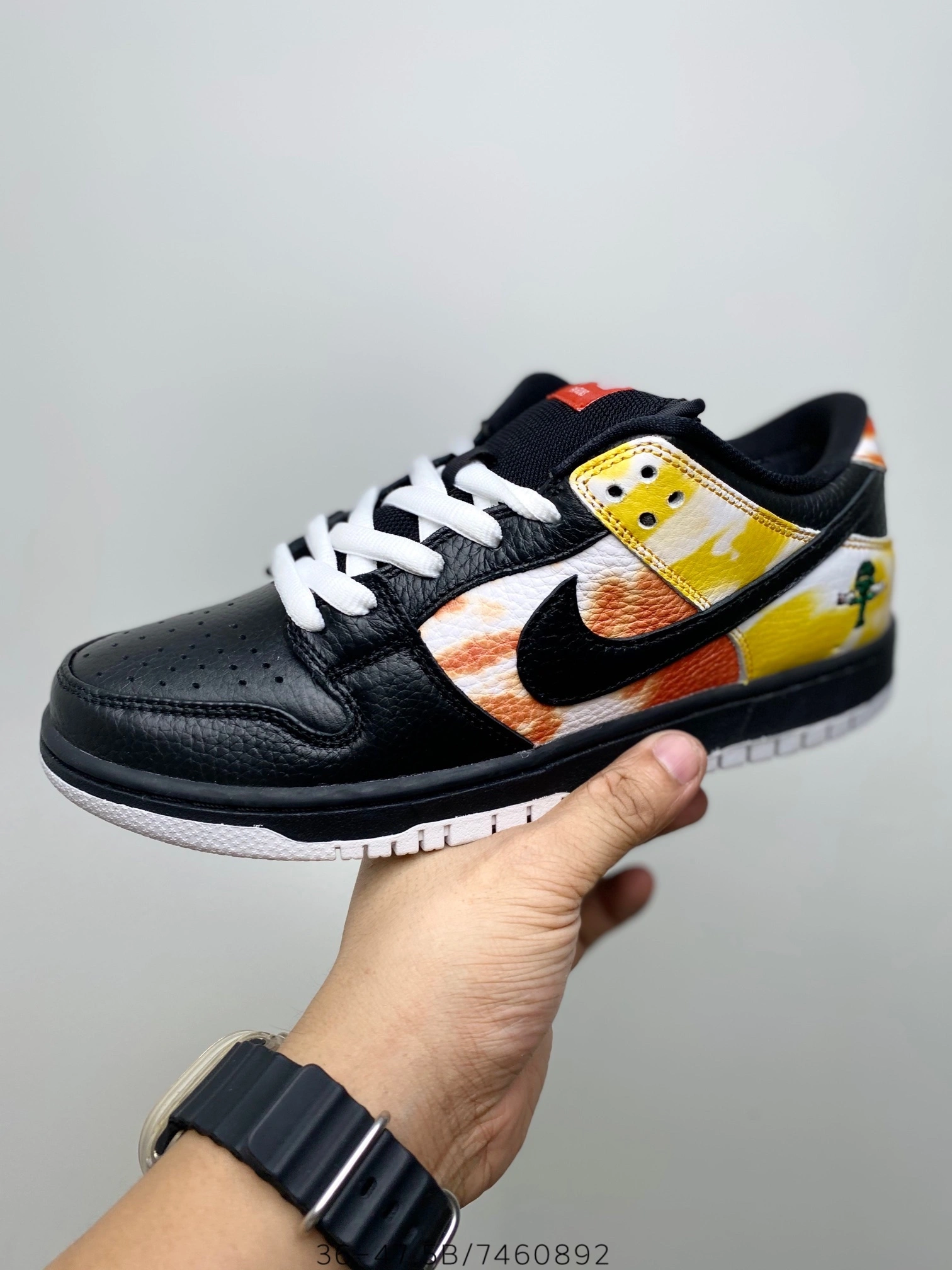 Flying pig-- BQ6832-001 Low Retro PRM item: C-X00J2002V