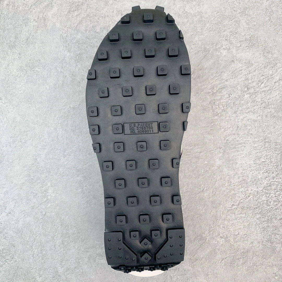 Flying pig-- BV0073-001 item: D-X036A2492