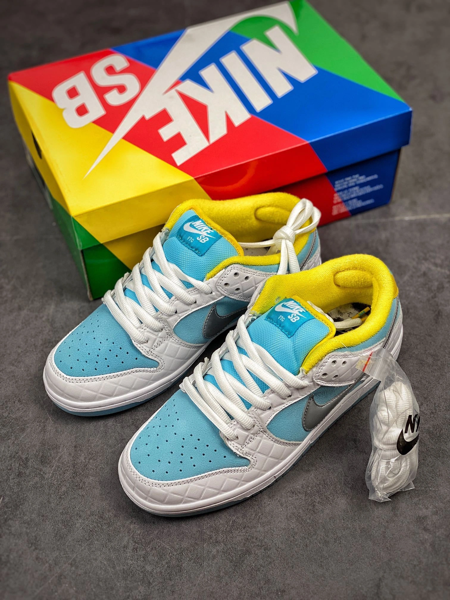 Flying pig-- DH7687-400 item:C-X167H2623Y