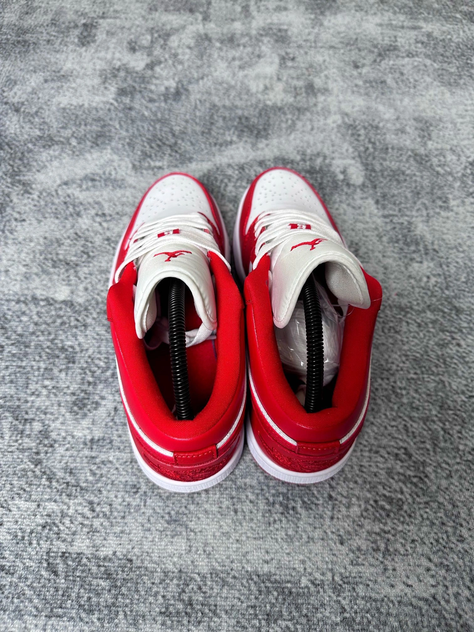 Flying pig-- Gym Red Calfskin 553560 611 item: C-X578K2719V