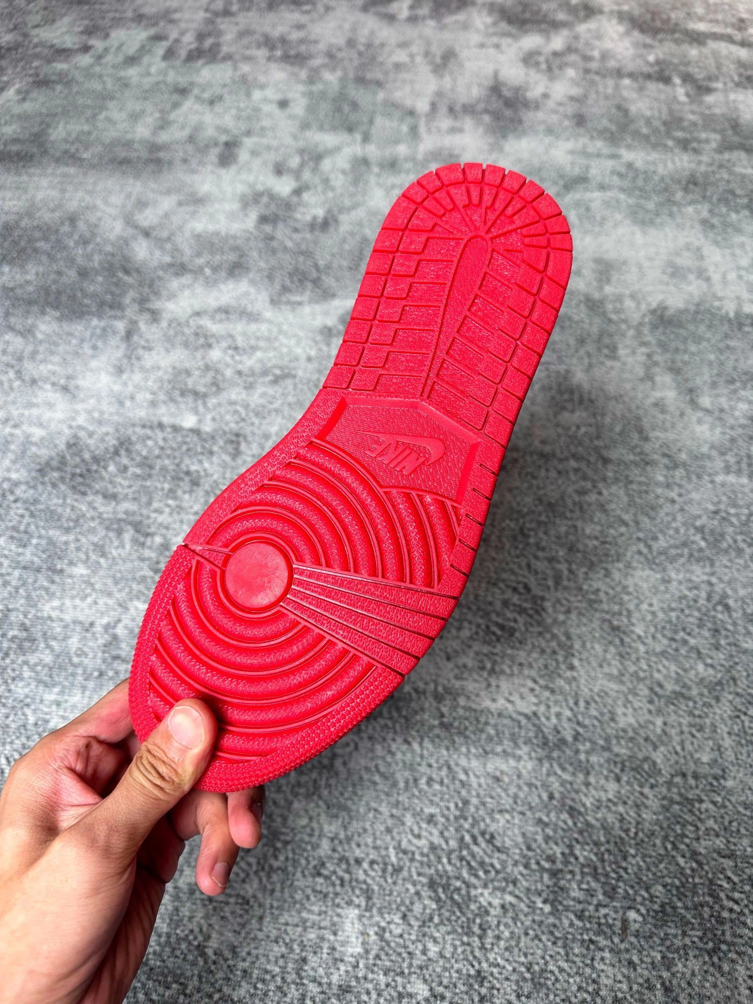 Flying pig-- Gym Red Calfskin 553560 611 item: C-X578K2719V