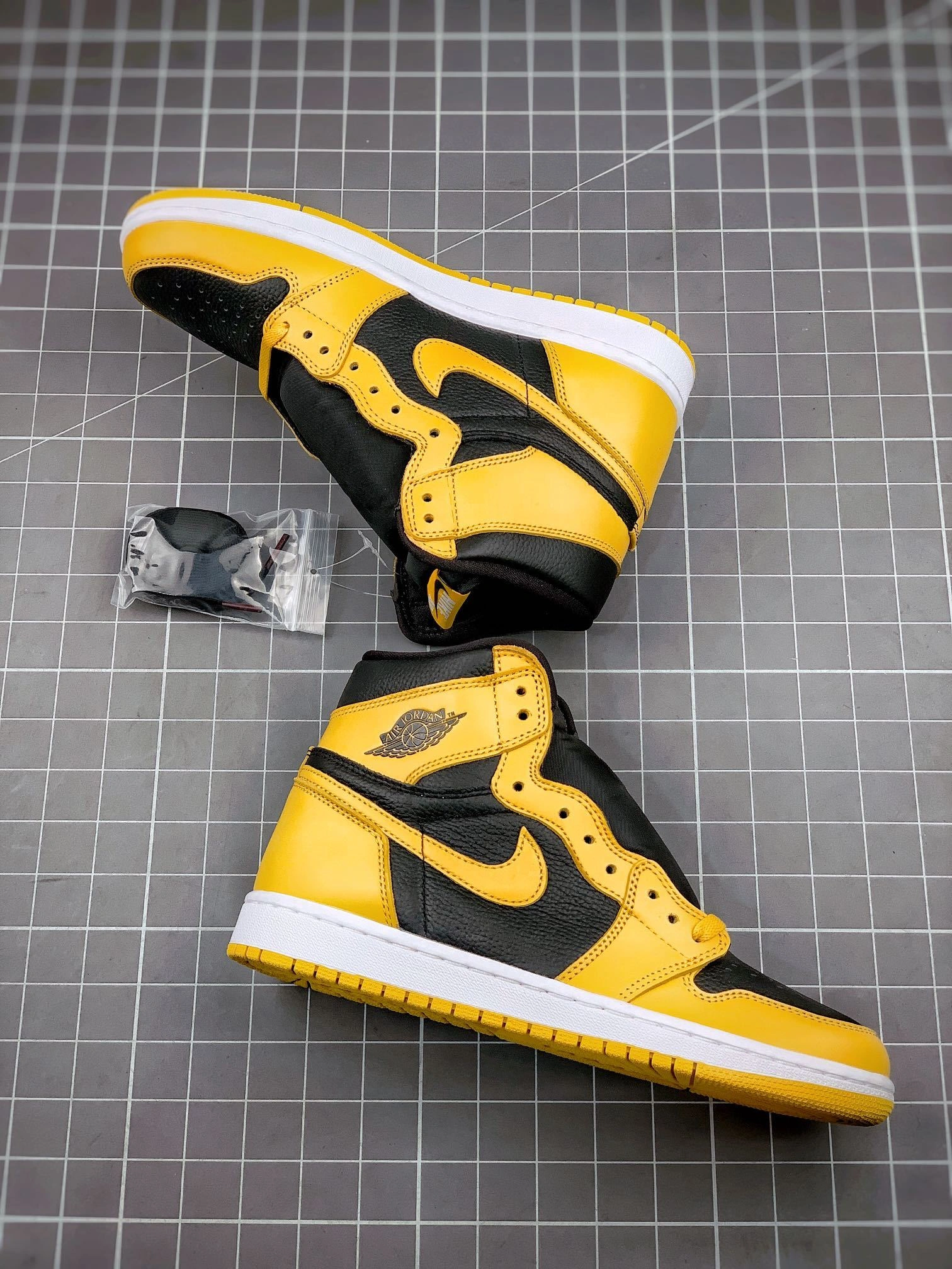 Flying pig-- High OG "Pollen" 555088-701 item: C-X000K2737V