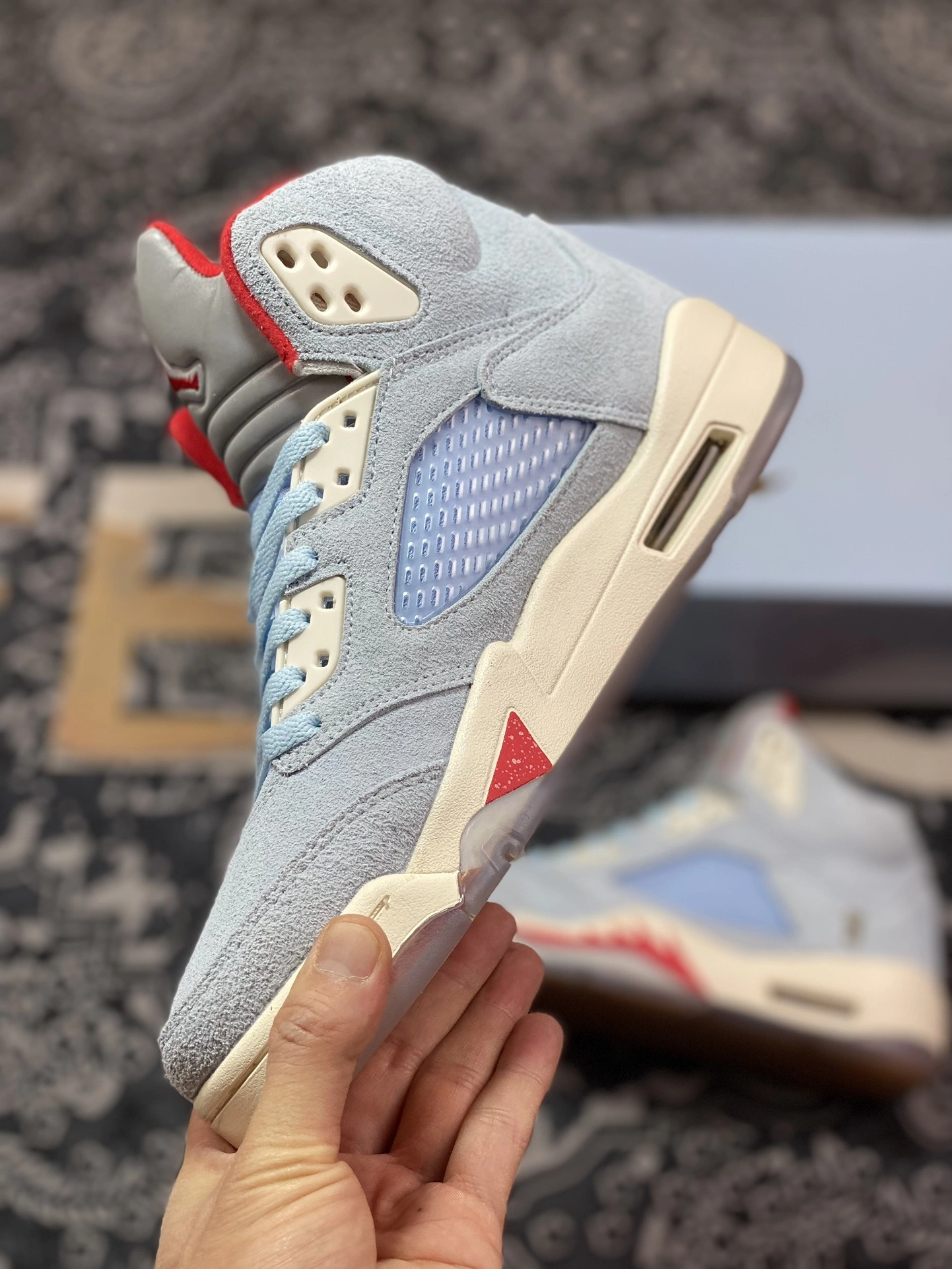 Flying pig-- Ice Blue CI1899-400 item: D-X575A2794
