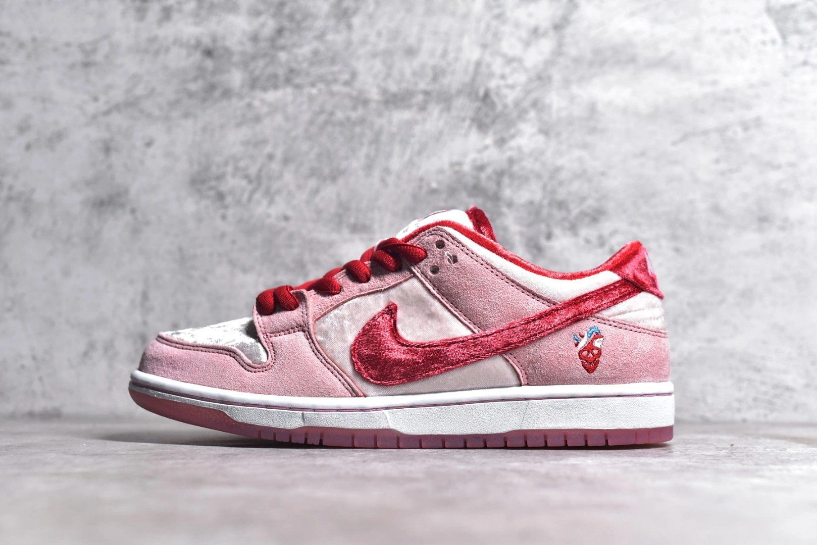 Flying pig-- Low CT2552-800 item:C-X067H2603Y