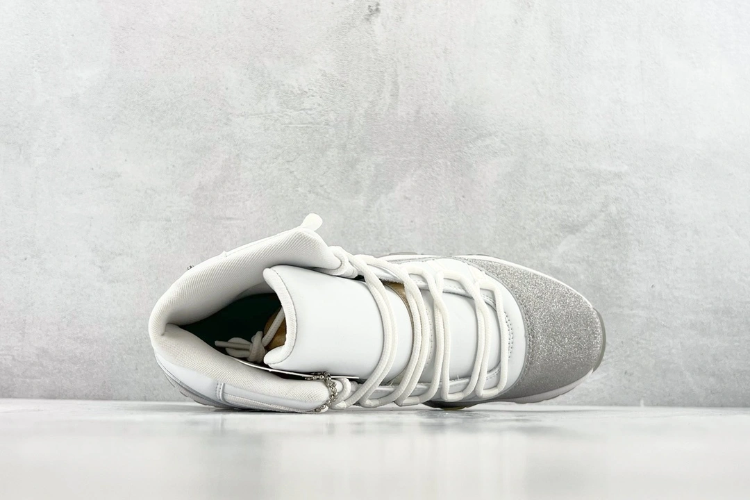 Flying pig-- “Metallic Silver” AR0715-100 item: D-X349A2817