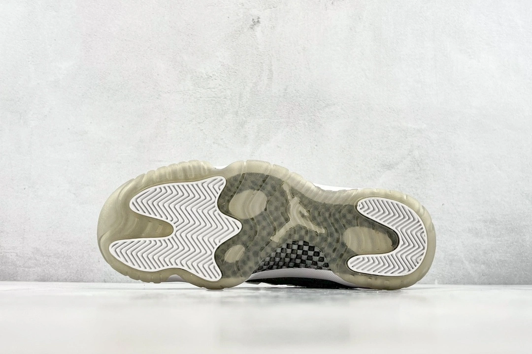 Flying pig-- “Metallic Silver” AR0715-100 item: D-X349A2817