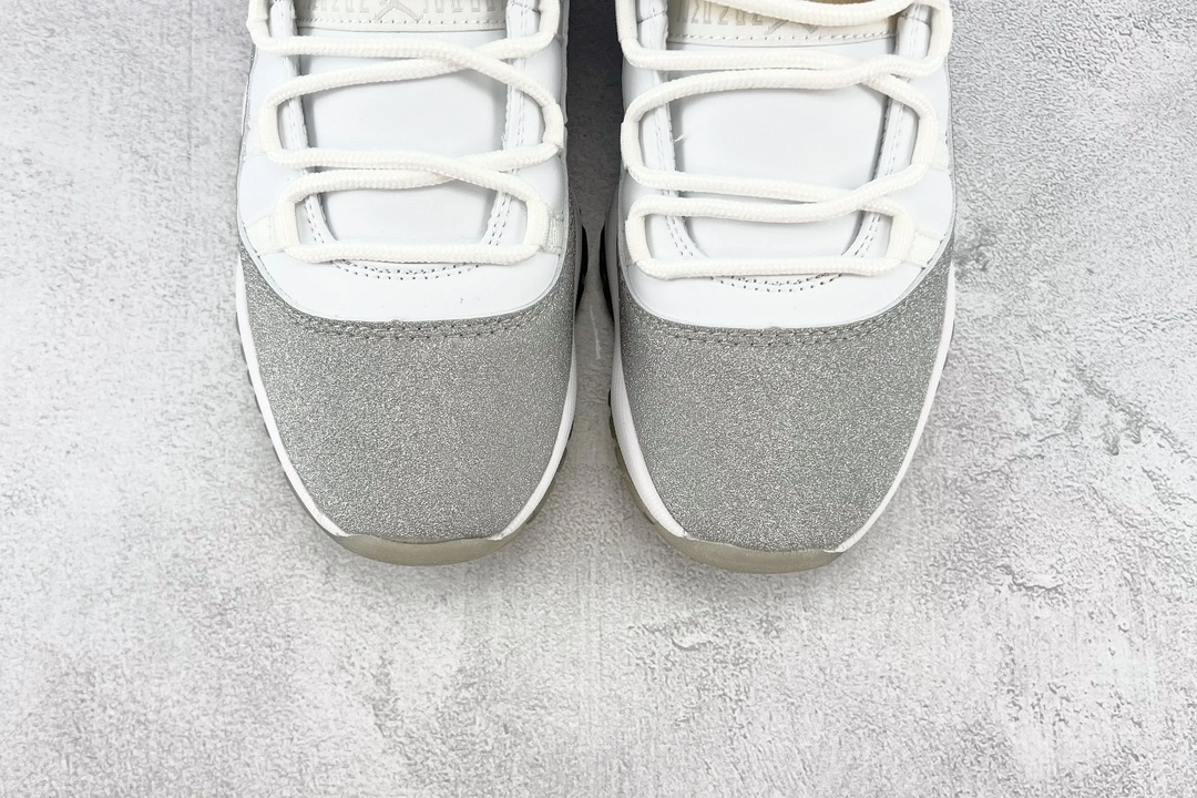 Flying pig-- “Metallic Silver” AR0715-100 item: D-X349A2817