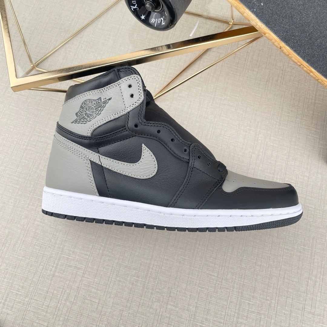 Flying pig-- Retro High 555088-013 item: C-X578K2726V