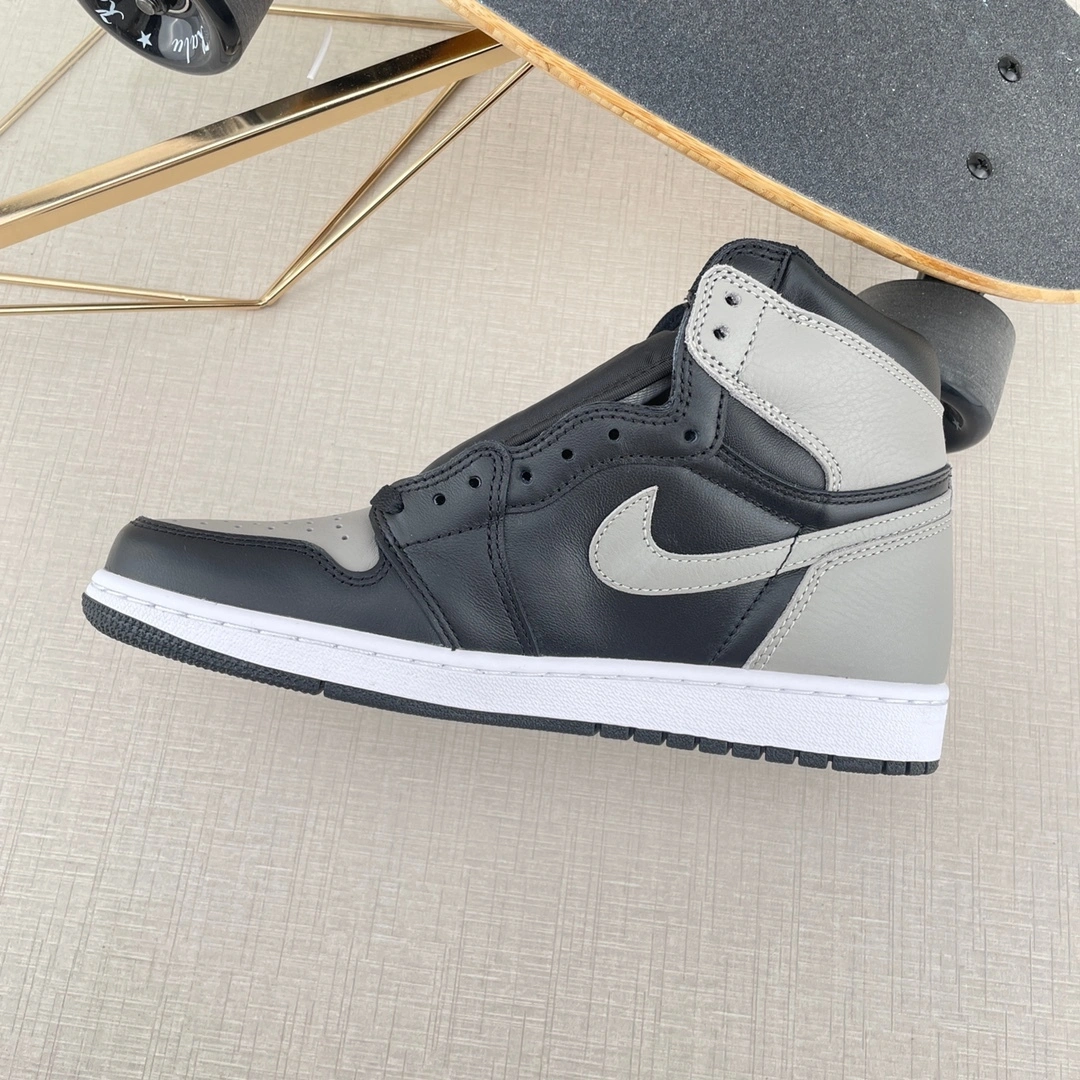 Flying pig-- Retro High 555088-013 item: C-X578K2726V