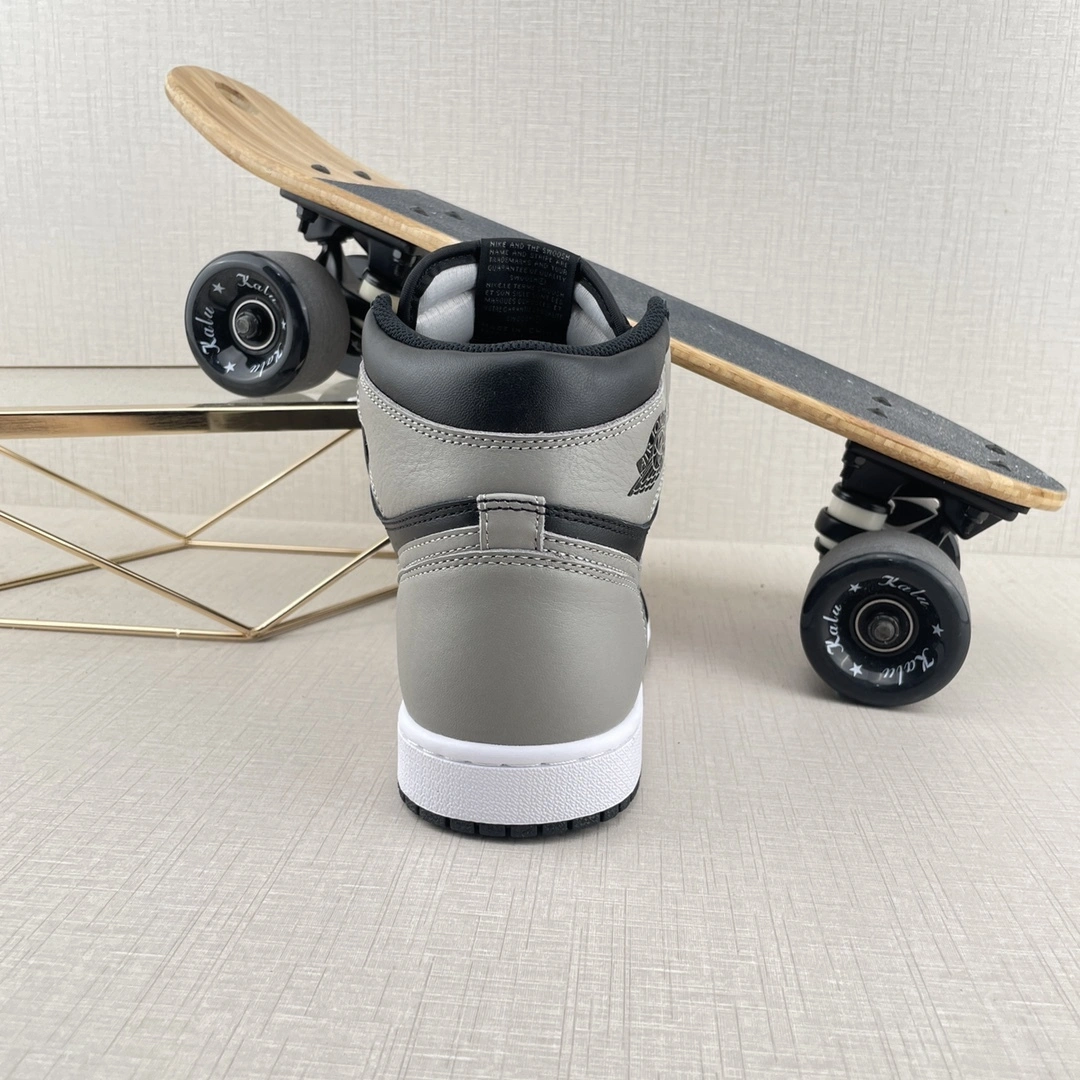 Flying pig-- Retro High 555088-013 item: C-X578K2726V