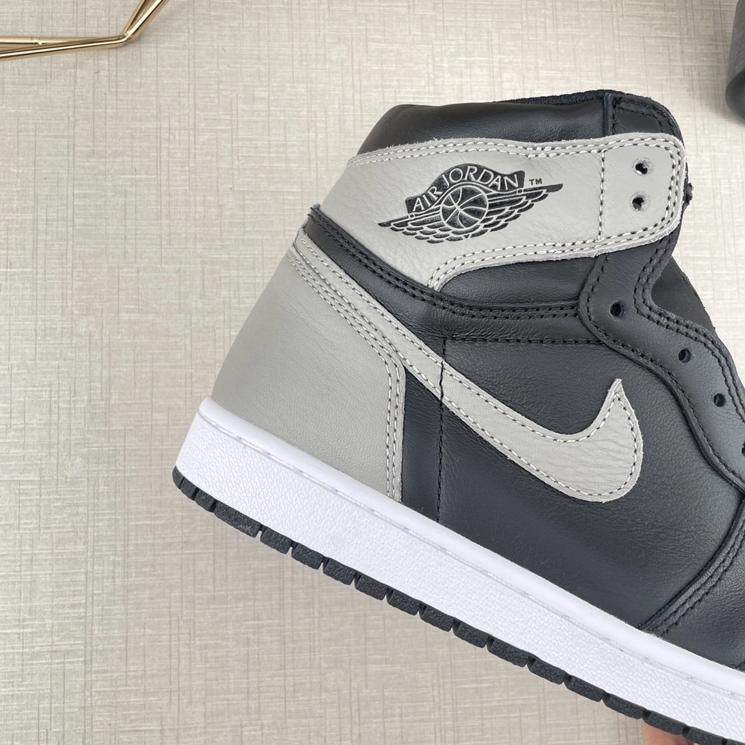 Flying pig-- Retro High 555088-013 item: C-X578K2726V
