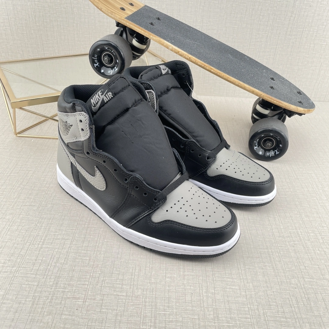Flying pig-- Retro High 555088-013 item: C-X578K2726V