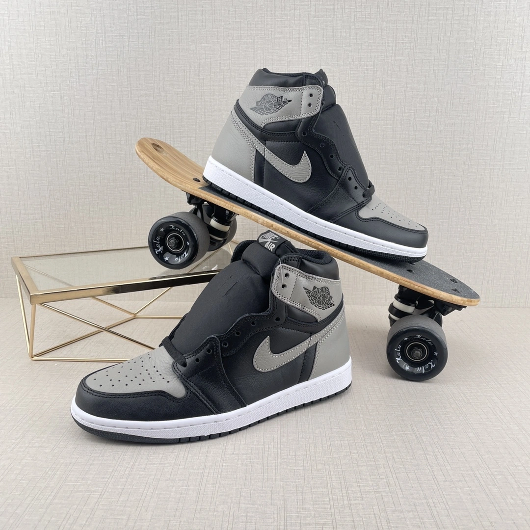 Flying pig-- Retro High 555088-013 item: C-X578K2726V