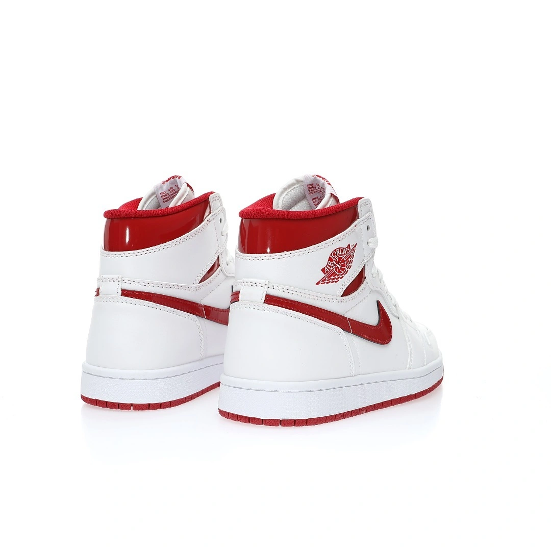 Flying pig-- Retro High 555088-103 item: C-X067K2721V