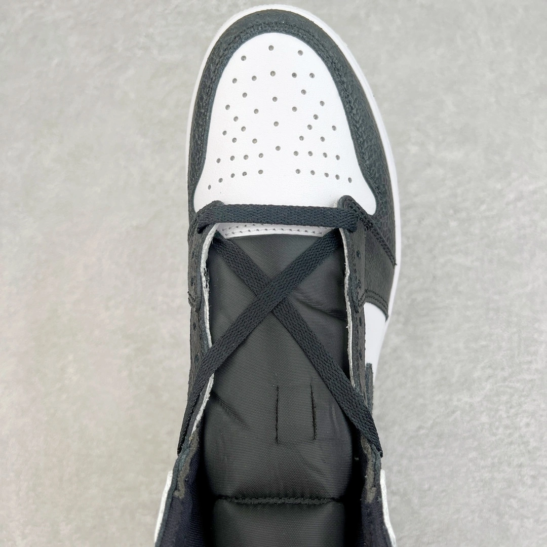 Flying pig-- Retro High 555088-108 item: C-X578K2714V