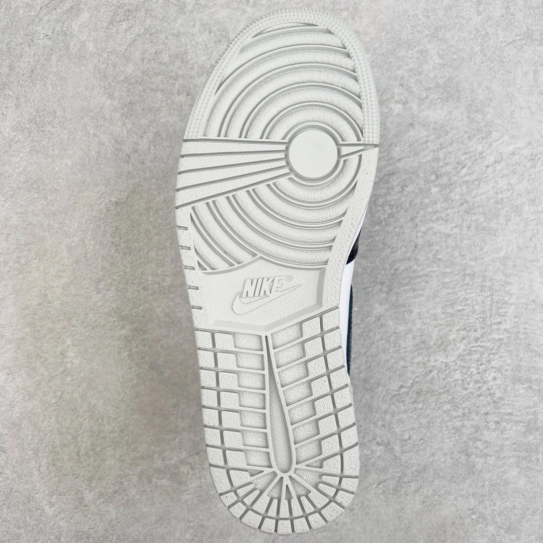 Flying pig-- Retro High 555088-108 item: C-X578K2714V