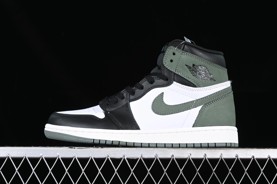 Flying pig-- Retro High "Clay Green" 555088-135 item: D-X000A2761
