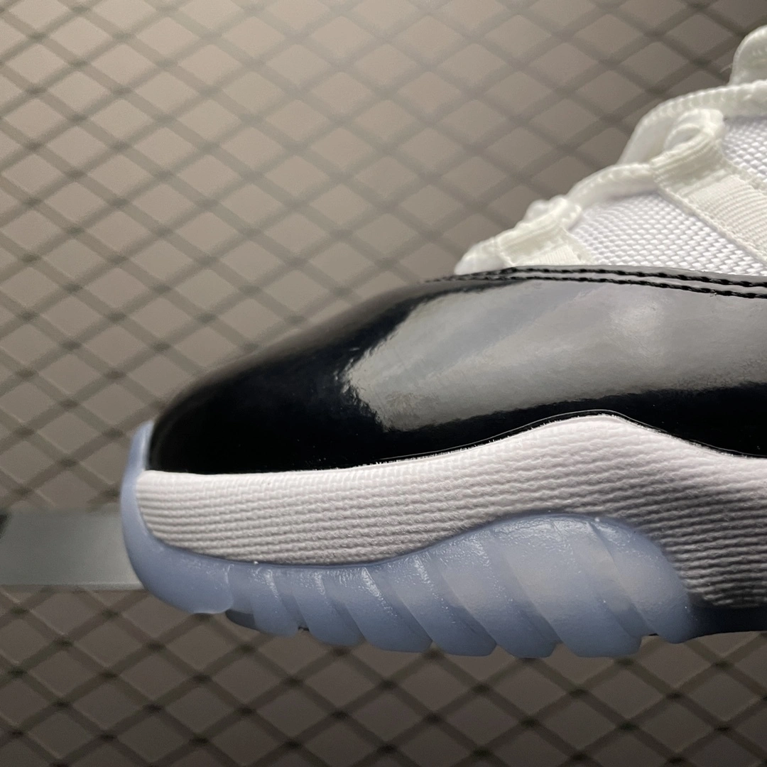&Flying pig-- Retro Low " Concord " 528895-153 item: D-X319A2780