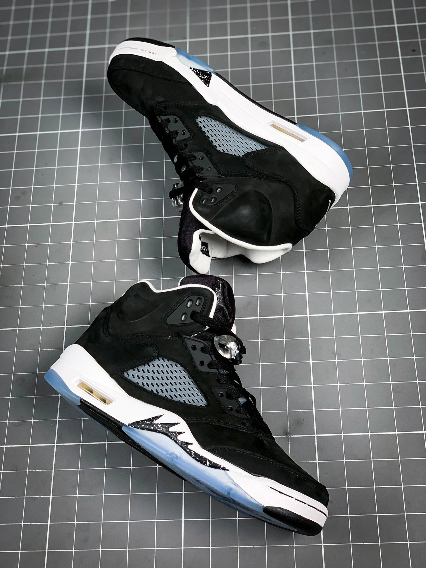 Flying pig-- Retro Oreo CT4838-011 item: C-X067K0115V