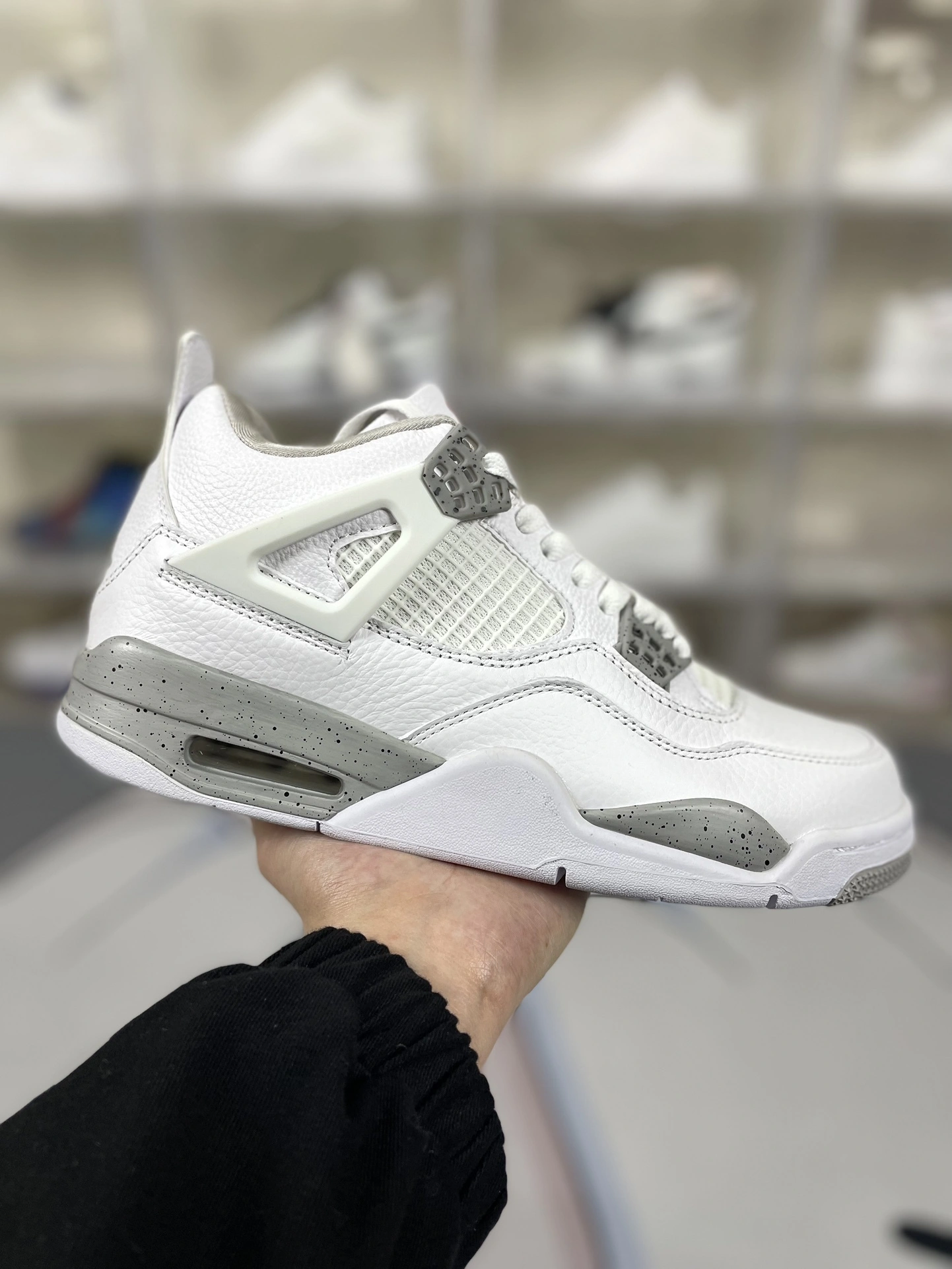 Flying pig-- retro "tech white" CT8527-100 item: D-X578A2808