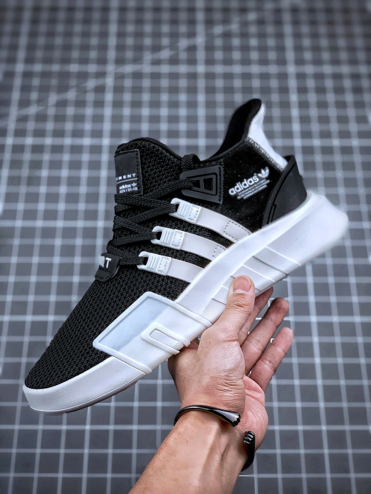Flying pig--14i41s FU9397 EQT Bask ADV item: E-X069L2232B
