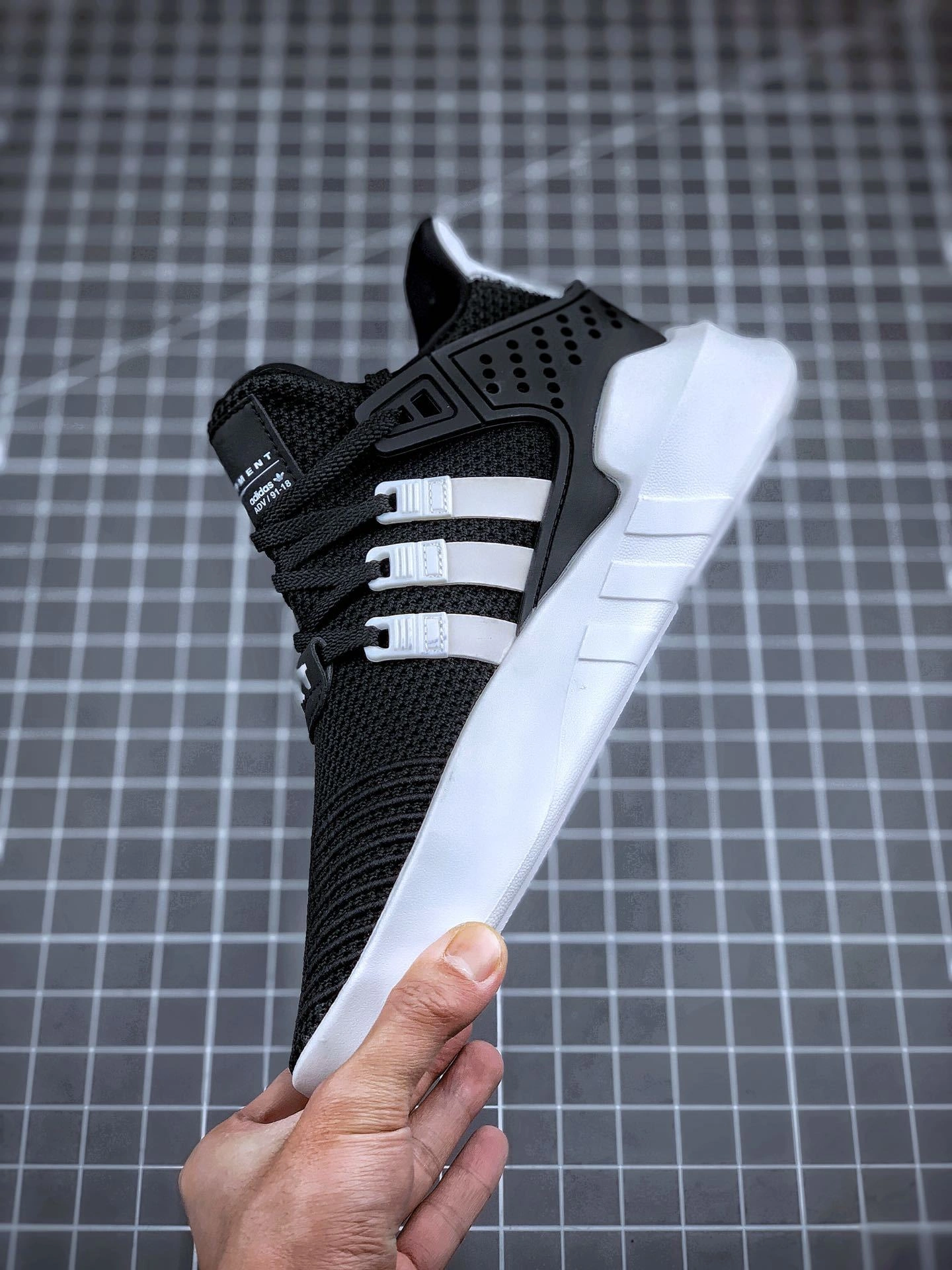Flying pig--14i41s FU9397 EQT Bask ADV item: E-X069L2232B