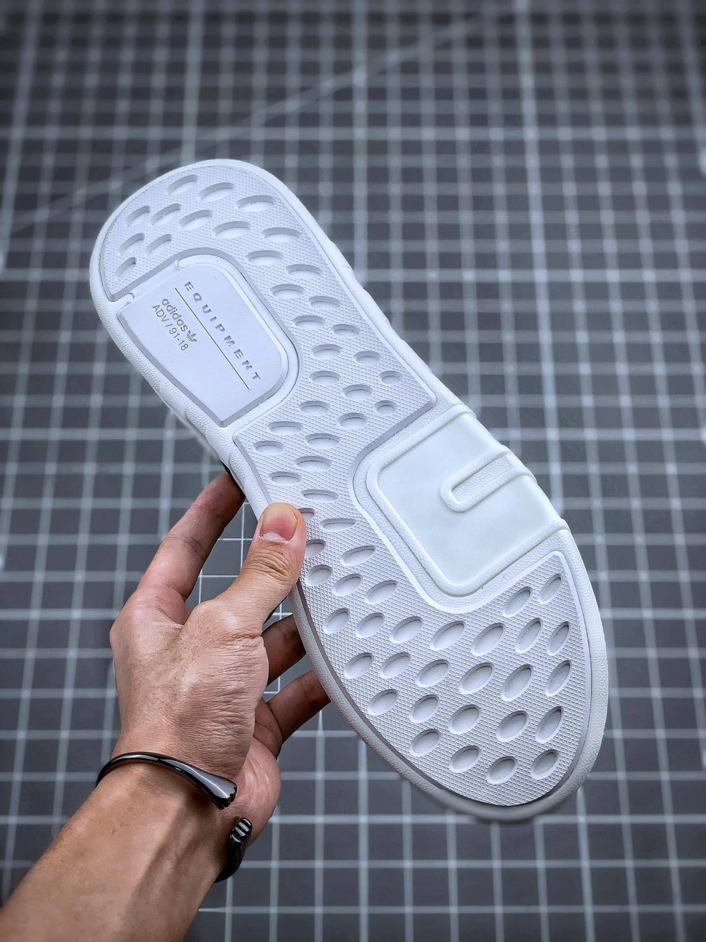 Flying pig--14i41s FU9397 EQT Bask ADV item: E-X069L2232B