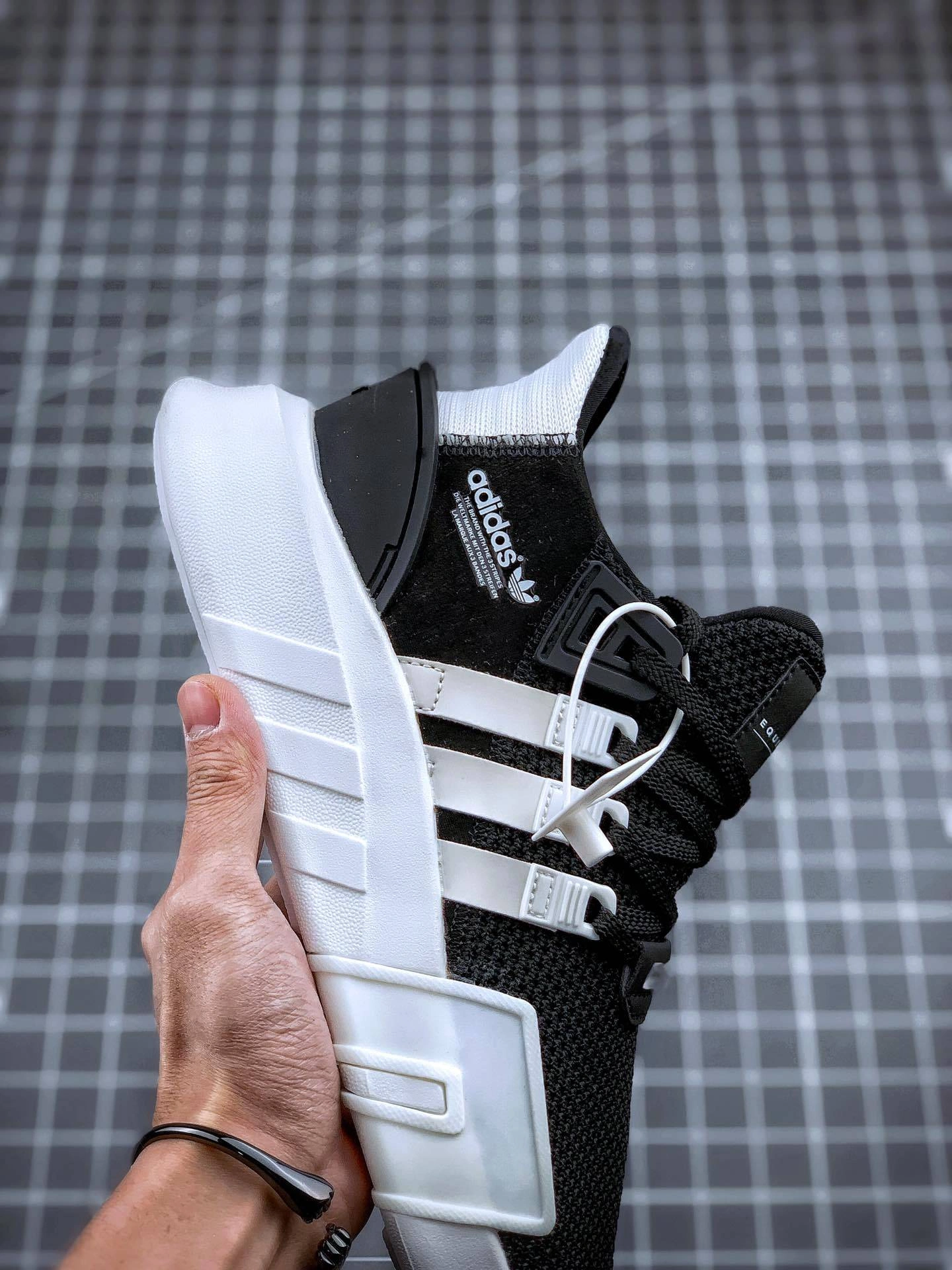 Flying pig--14i41s FU9397 EQT Bask ADV item: E-X069L2232B