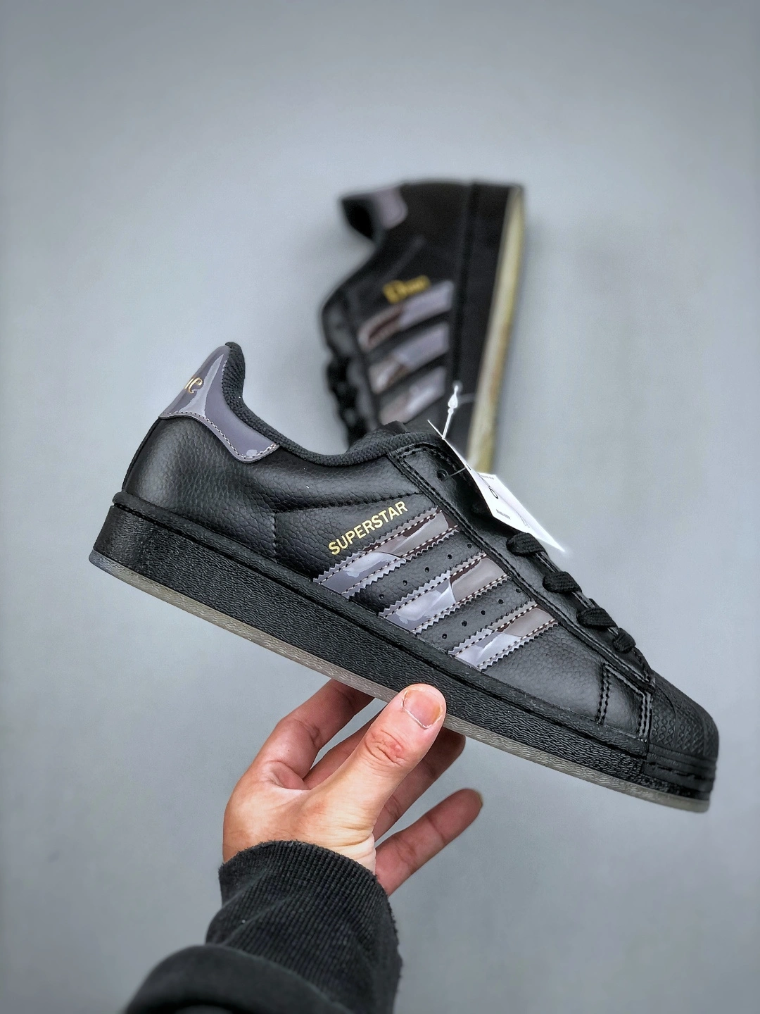 Flying pig--14i41s FZ6003 ORIGINALS SUPERSTAR ADV item: E-X000L2424B