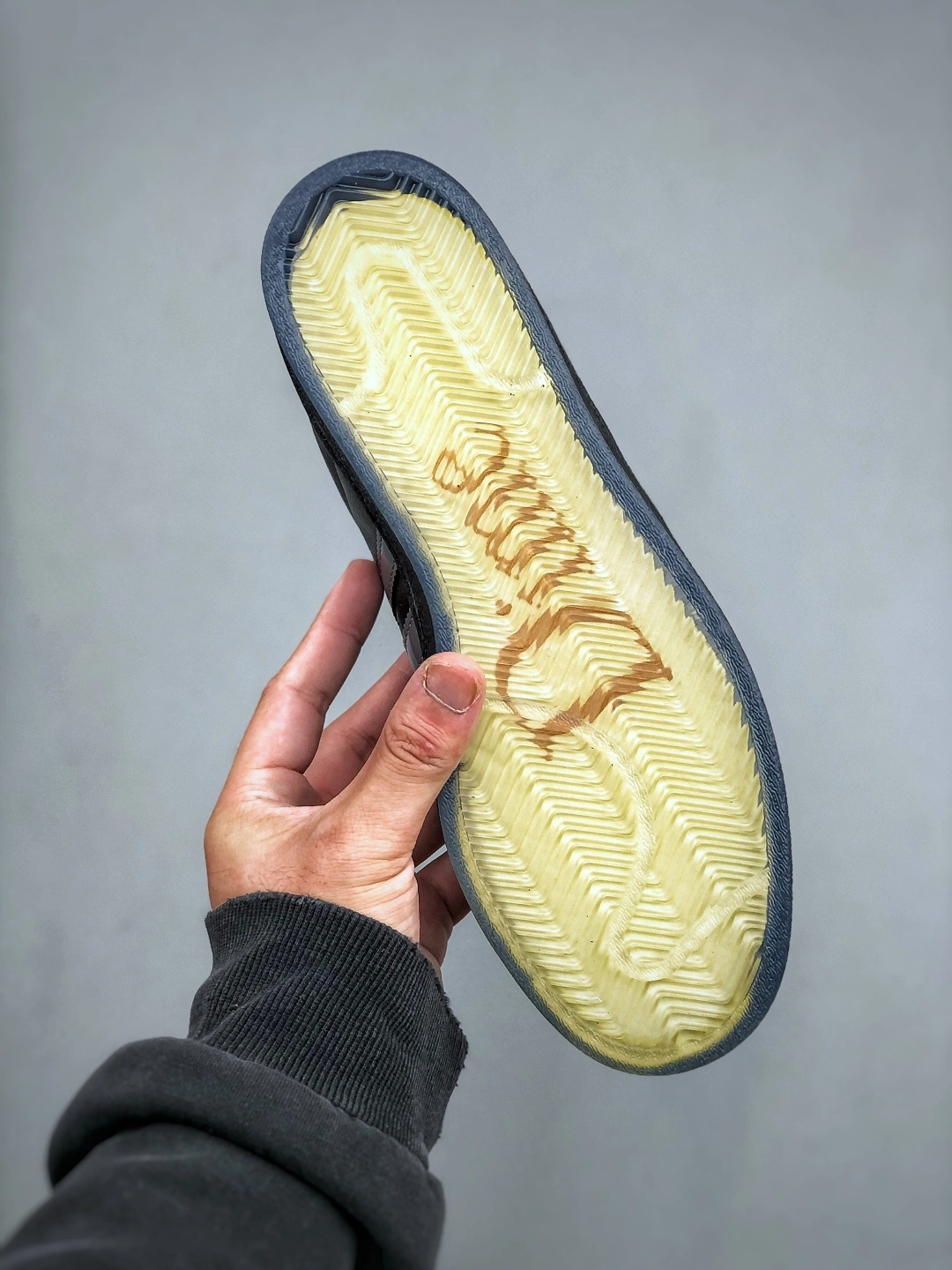 Flying pig--14i41s FZ6003 ORIGINALS SUPERSTAR ADV item: E-X000L2424B