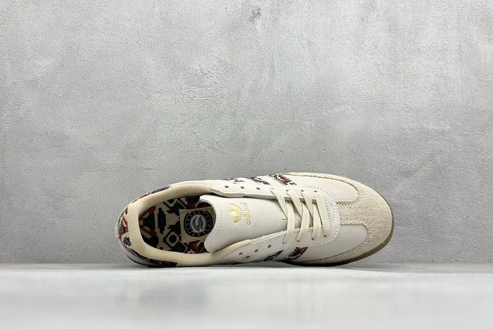 Flying pig--14i41s IE0167 AD Original Samba OG item: E-X000L2539B