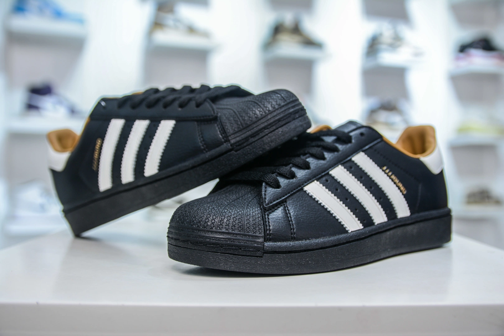 Flying pig--14i41s IH8150 JJJJound x AD Originals Superstar item: E-X000L2214B