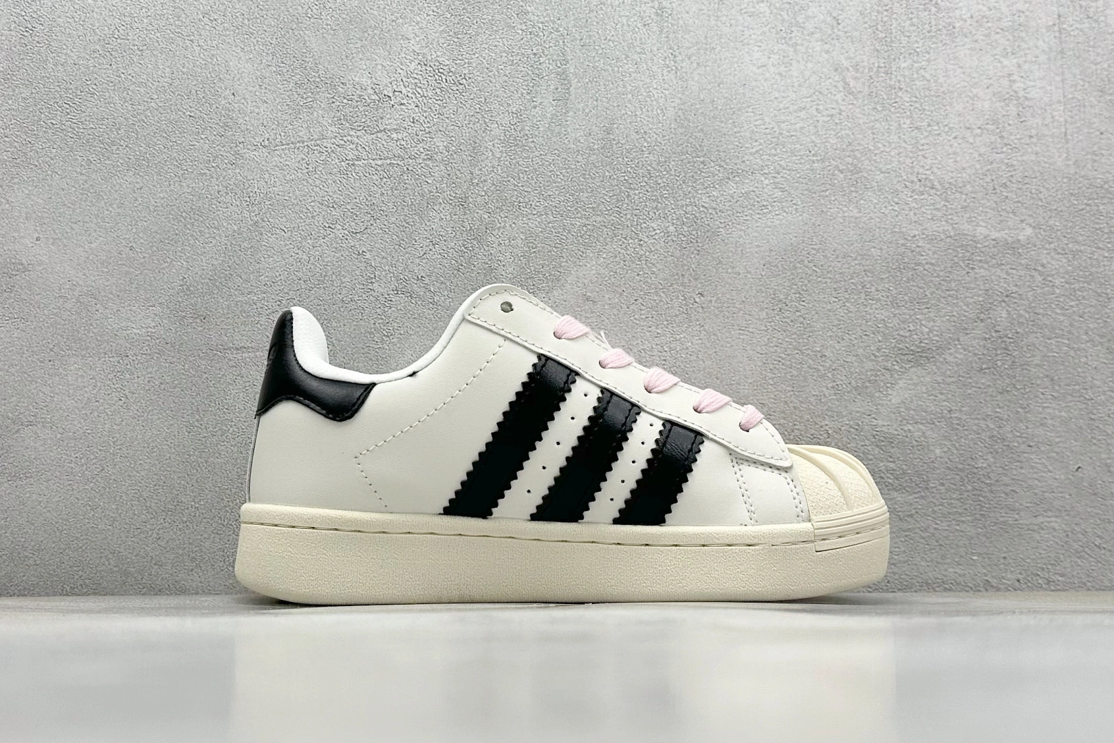 Flying pig--14i41s JI4268 Originals SUPERSTAR 92 item: E-X000L2213B
