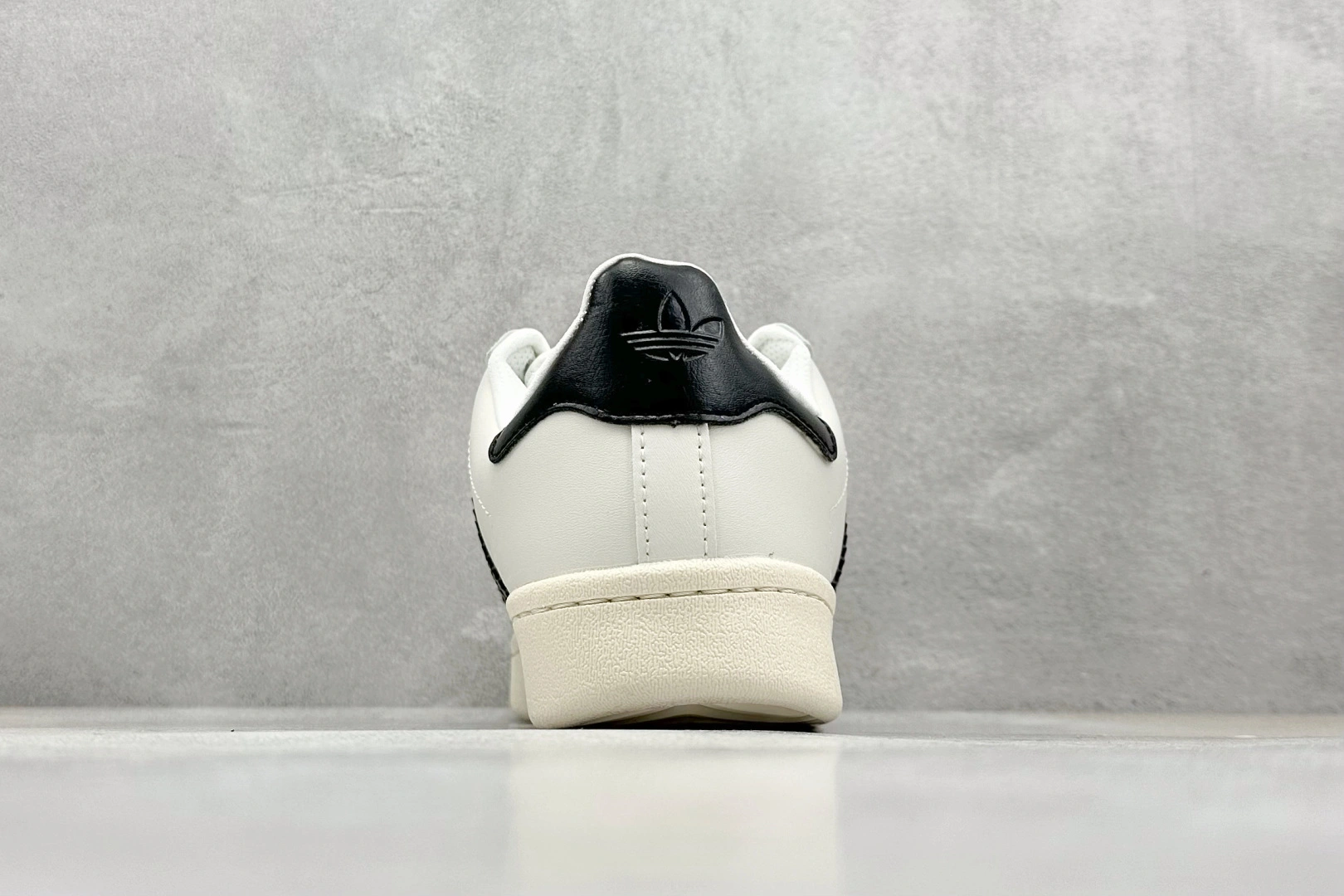 Flying pig--14i41s JI4268 Originals SUPERSTAR 92 item: E-X000L2213B