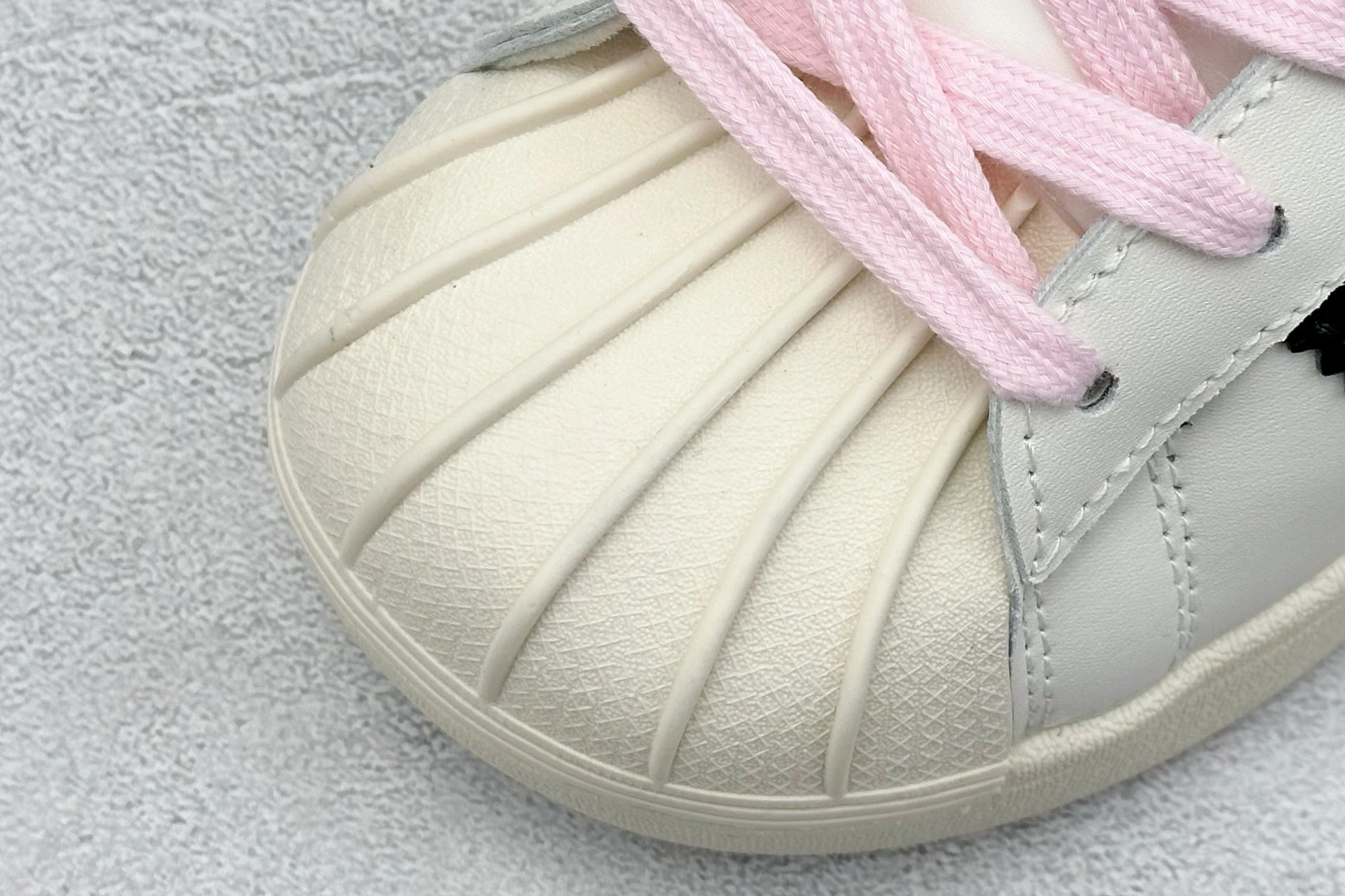 Flying pig--14i41s JI4268 Originals SUPERSTAR 92 item: E-X000L2213B