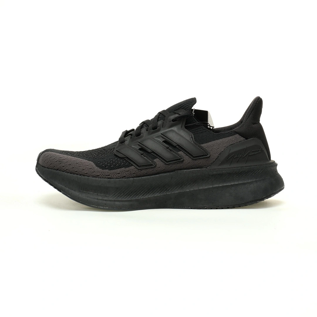 Flying pig--14i41s JP7438 Y-3 Ultra Boost 5"Black Carbon"2025UB item: E-X000L2218B