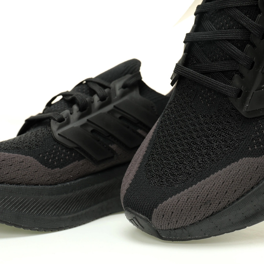 Flying pig--14i41s JP7438 Y-3 Ultra Boost 5"Black Carbon"2025UB item: E-X000L2218B
