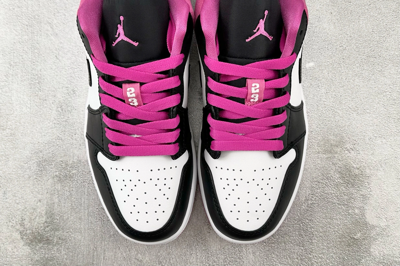 Flying pig--1ir Jor419 CK3022-005 1ir Jor419 1 magenta Logo item: E-X000L2088B