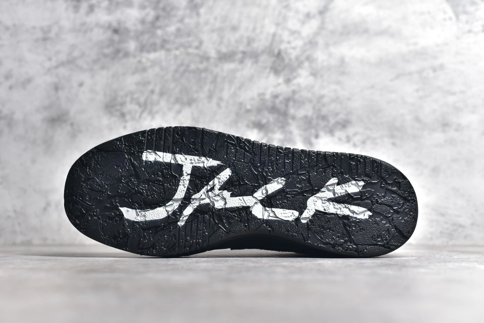 Flying pig--1ir Jor419 FZ8117-204 x AJ Cut The Check TS item: E-X067L2073B