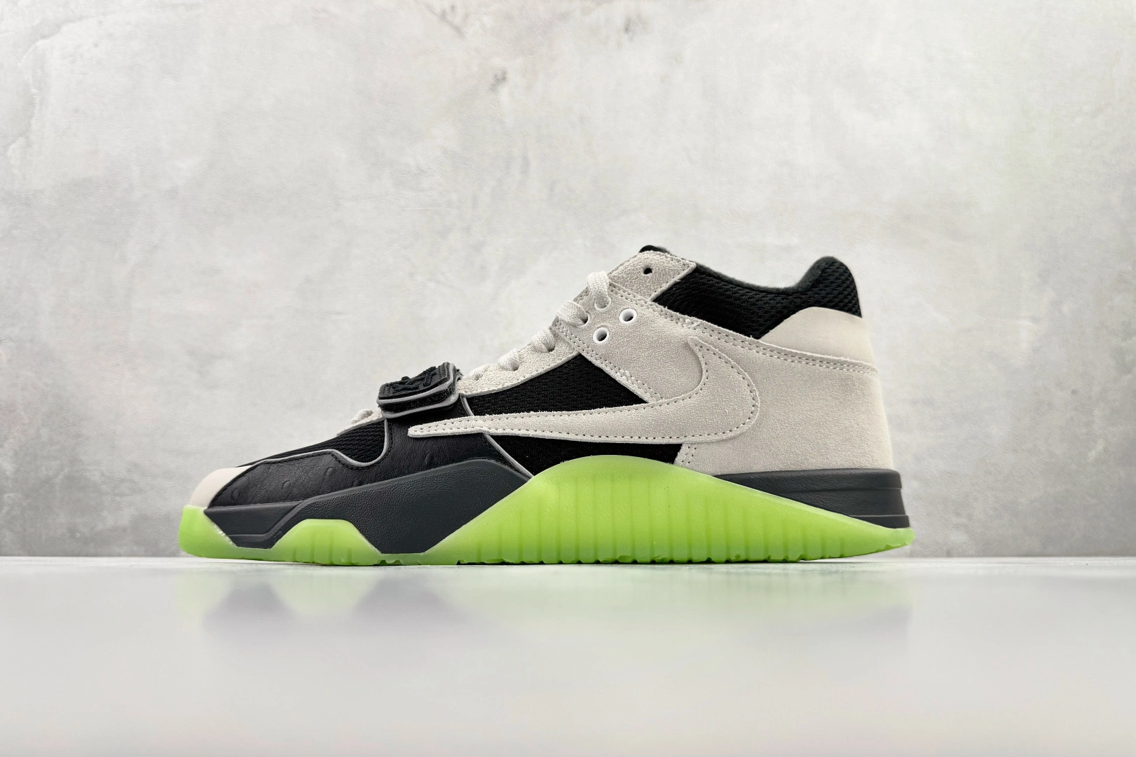 Flying pig--1ir Jor419 IH7971-001 x Chase B x Jumpman Jack item: E-X575L2086B