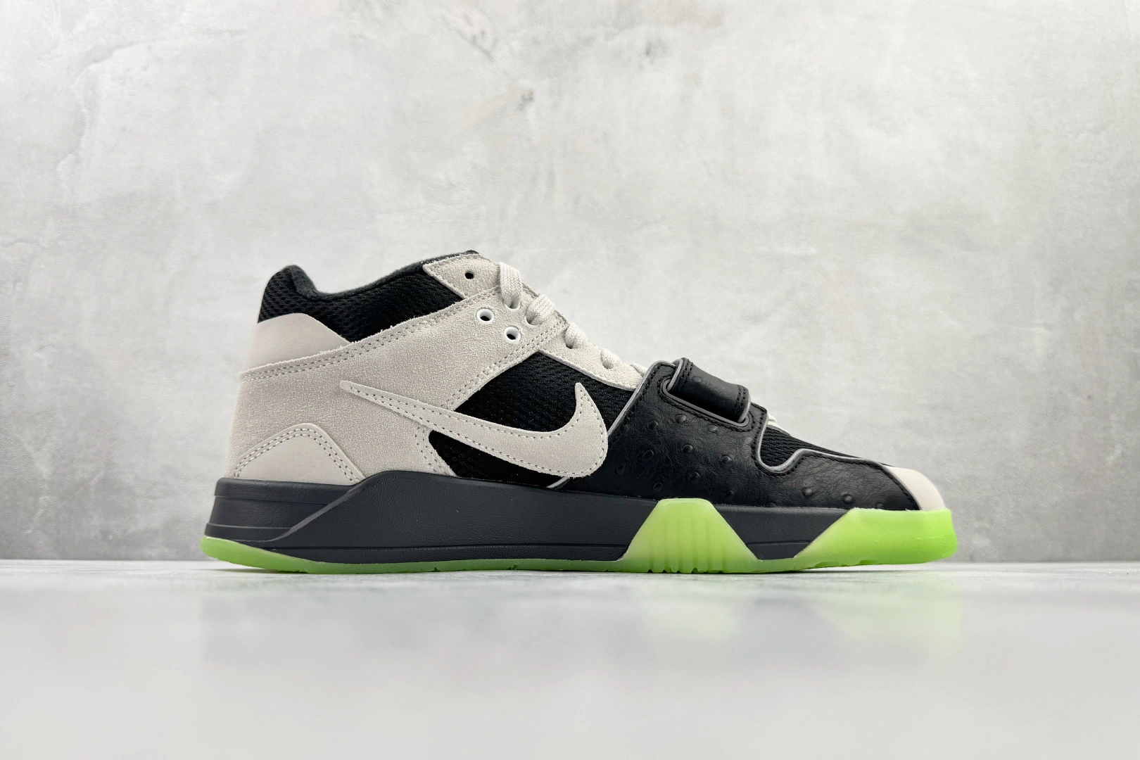 Flying pig--1ir Jor419 IH7971-001 x Chase B x Jumpman Jack item: E-X575L2086B