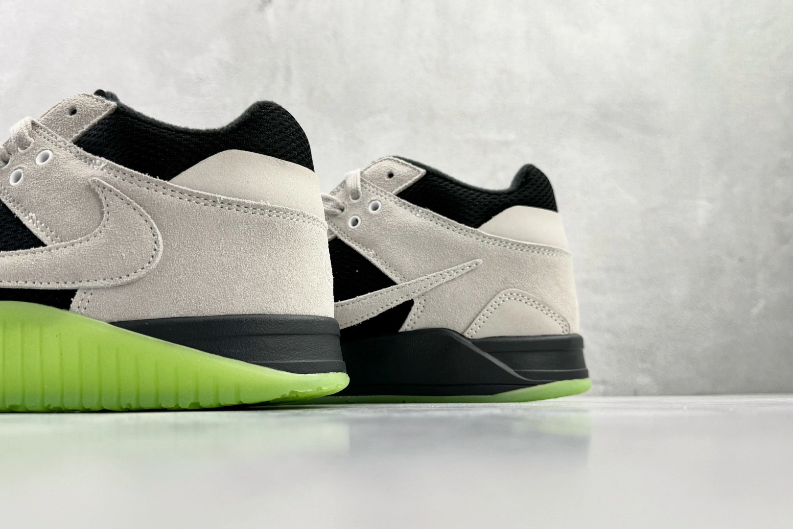 Flying pig--1ir Jor419 IH7971-001 x Chase B x Jumpman Jack item: E-X575L2086B