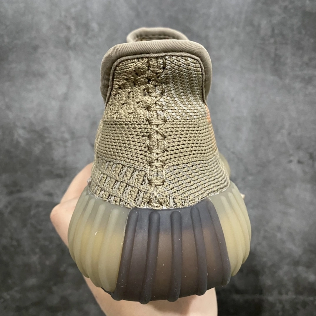 Flying pig--350 V2 sand taupe FZ5240 item:C-X575I0818V