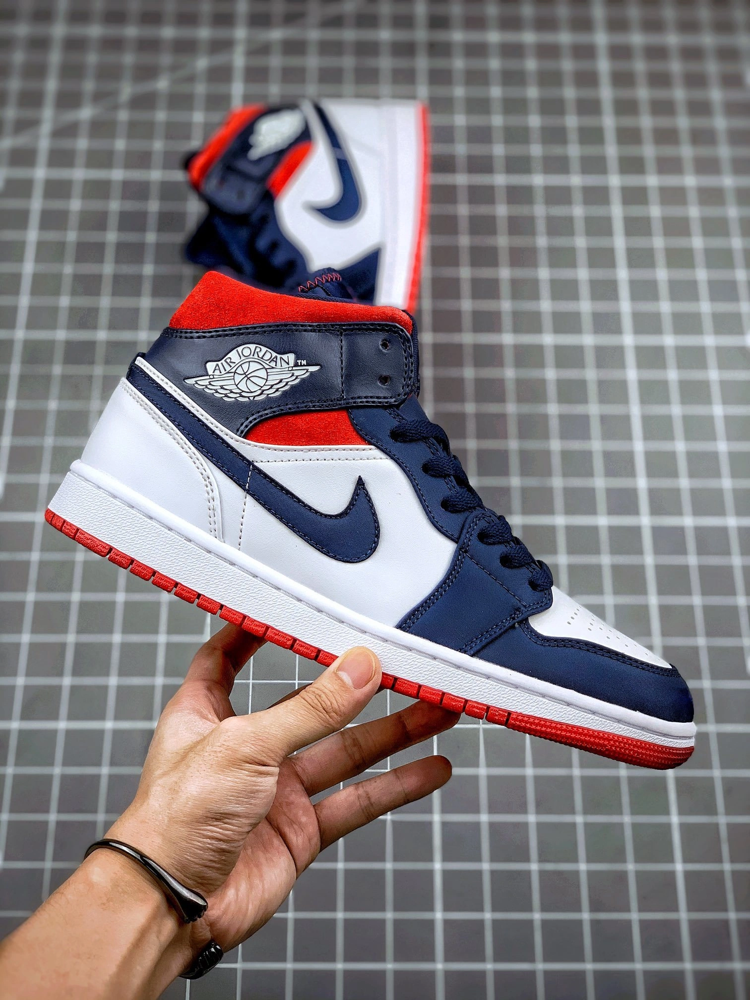Flying pig- 852542-104 item: C-X000K2708V