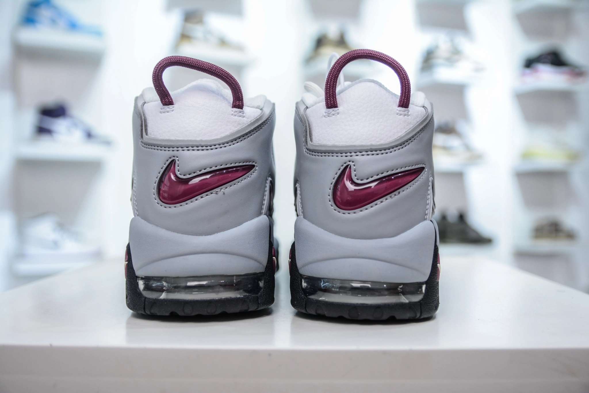 Flying pig--9ik5 DV1137-100 NK Air More Uptempo ’96 OG AIR item: E-X349L2060B